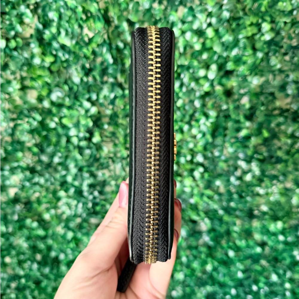 Tory Burch Black Pebbled Leather Zip Compact Wallet - Picture 4 of 7